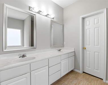 1107 Northgate Springs Drive - Photo Thumbnail 15