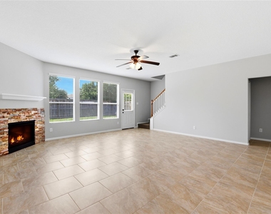 1107 Northgate Springs Drive - Photo Thumbnail 4