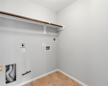 1107 Northgate Springs Drive - Photo Thumbnail 20