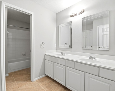 1107 Northgate Springs Drive - Photo Thumbnail 18