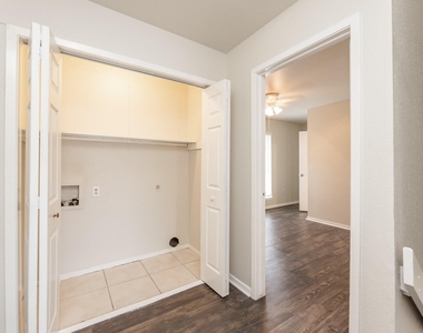 1902 Avenue B - Photo Thumbnail 19