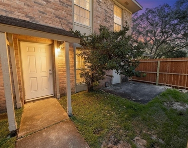 1902 Avenue B - Photo Thumbnail 1