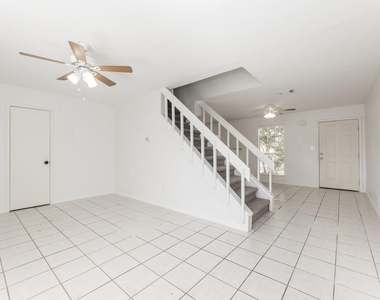 1902 Avenue B - Photo Thumbnail 6