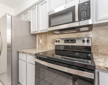 1902 Avenue B - Photo Thumbnail 10