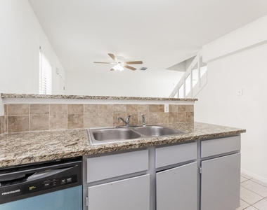 1902 Avenue B - Photo Thumbnail 12