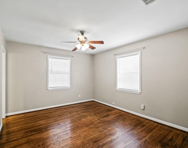 8729 Dunlap Street - Photo Thumbnail 11