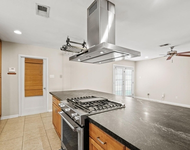 8729 Dunlap Street - Photo Thumbnail 2