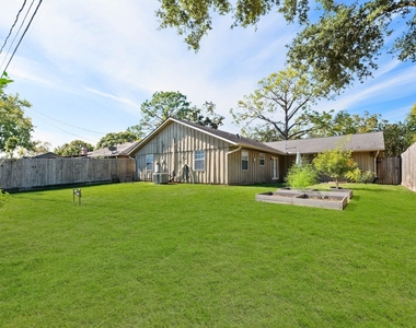 8729 Dunlap Street - Photo Thumbnail 14