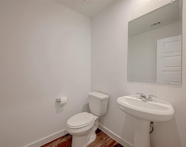 1018 Fringed Bluestar Drive - Photo Thumbnail 31
