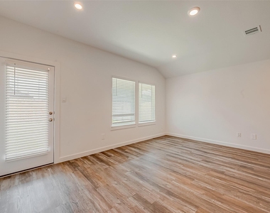 1018 Fringed Bluestar Drive - Photo Thumbnail 14
