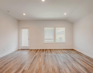 1018 Fringed Bluestar Drive - Photo Thumbnail 15
