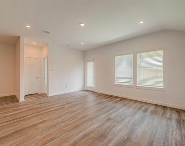 1018 Fringed Bluestar Drive - Photo Thumbnail 11