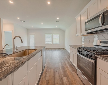 1018 Fringed Bluestar Drive - Photo Thumbnail 9