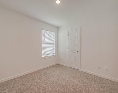 1018 Fringed Bluestar Drive - Photo Thumbnail 28