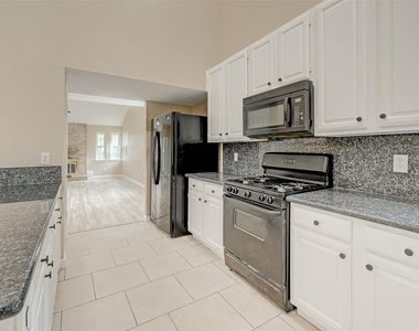 2302 Brook View Lane - Photo Thumbnail 15