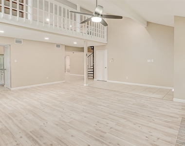 2302 Brook View Lane - Photo Thumbnail 5