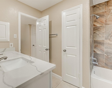 2302 Brook View Lane - Photo Thumbnail 22