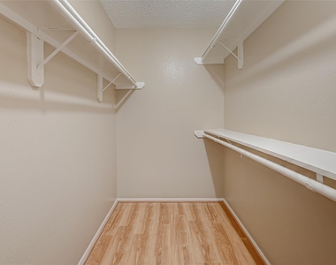 2302 Brook View Lane - Photo Thumbnail 34