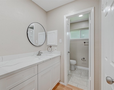 2302 Brook View Lane - Photo Thumbnail 31