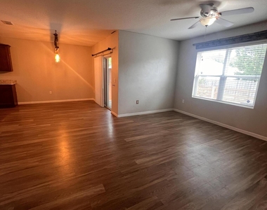 309 Cactus Street Se - Photo Thumbnail 6