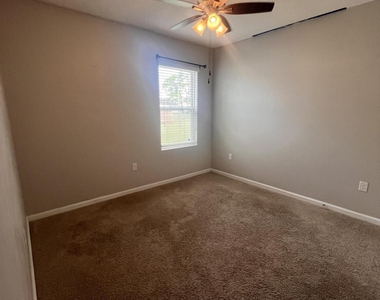 309 Cactus Street Se - Photo Thumbnail 13