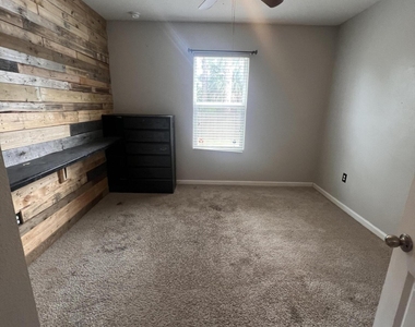 309 Cactus Street Se - Photo Thumbnail 14