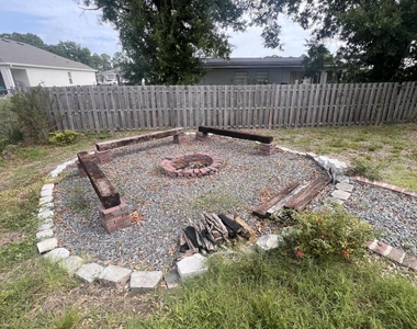 309 Cactus Street Se - Photo Thumbnail 15