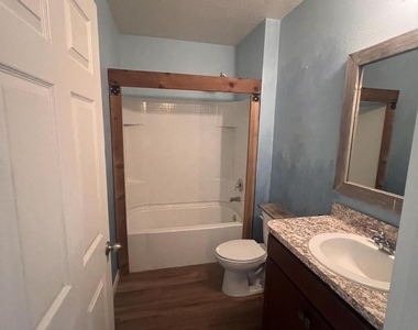 309 Cactus Street Se - Photo Thumbnail 12