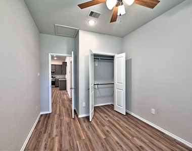 11550 Persimmon Street - Photo Thumbnail 25