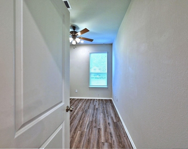 11550 Persimmon Street - Photo Thumbnail 24