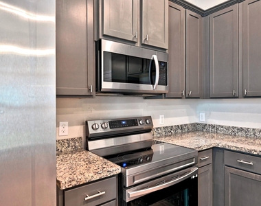 11550 Persimmon Street - Photo Thumbnail 9
