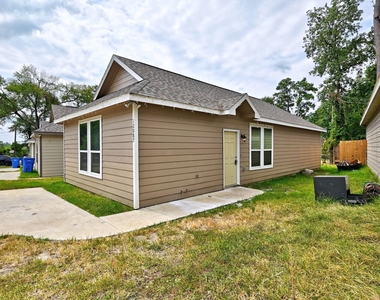 11550 Persimmon Street - Photo Thumbnail 1