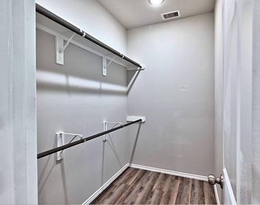 11550 Persimmon Street - Photo Thumbnail 17