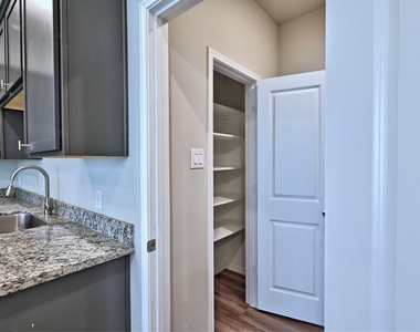 11550 Persimmon Street - Photo Thumbnail 12