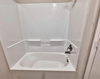 11550 Persimmon Street - Photo Thumbnail 23