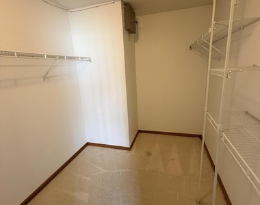 925 Falls Trail - Photo Thumbnail 25