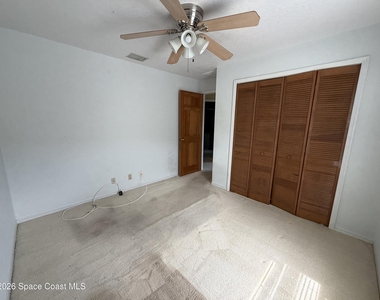 925 Falls Trail - Photo Thumbnail 13