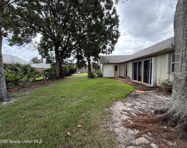 925 Falls Trail - Photo Thumbnail 30