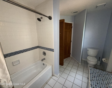 925 Falls Trail - Photo Thumbnail 17