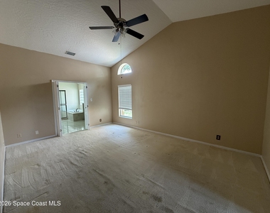 925 Falls Trail - Photo Thumbnail 21
