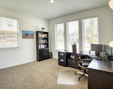 10208 Prairie Creek Lane - Photo Thumbnail 18