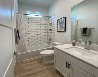 10208 Prairie Creek Lane - Photo Thumbnail 17