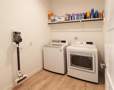 10208 Prairie Creek Lane - Photo Thumbnail 19
