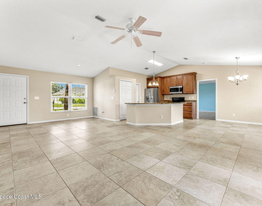 1622 Laramie Circle - Photo Thumbnail 13