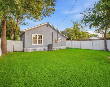 406 Gresham Street - Photo Thumbnail 5