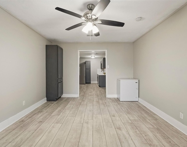 406 Gresham Street - Photo Thumbnail 10