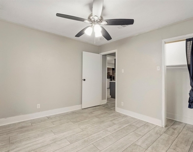 406 Gresham Street - Photo Thumbnail 4