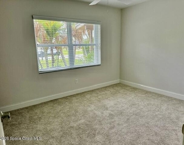 301 S Ramona Avenue - Photo Thumbnail 11