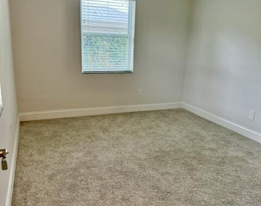 301 S Ramona Avenue - Photo Thumbnail 10