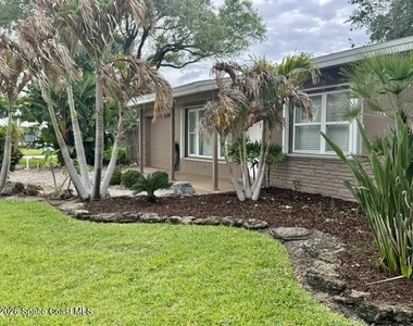 301 S Ramona Avenue - Photo Thumbnail 16